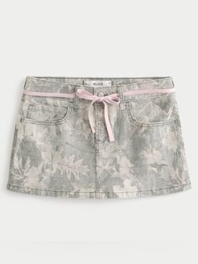 Hollister Low-Rise Pink Shoelace Camo Mini, Skirt, Size 25, Like New!